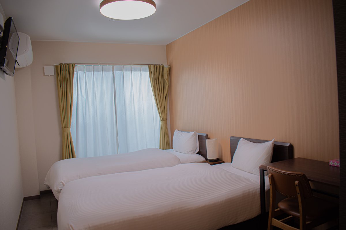 Superior Twin Room (201,205,301)